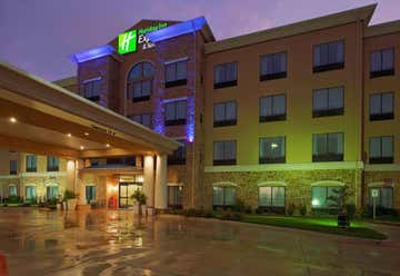Photo of Holiday Inn Express & Suites Seguin