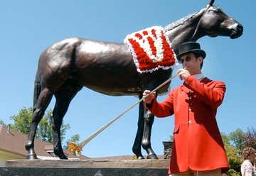 Photo of Seabiscuit's Grave and Statue