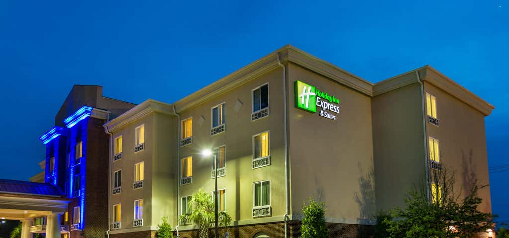 Photo of Holiday Inn Express & Suites Savannah - Midtown, an IHG Hotel
