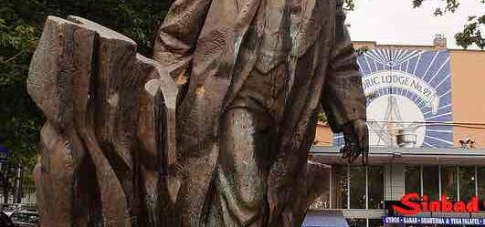 Photo of Lenin's Statue