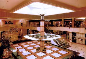 Photo of Northbrook Court Shopping Center Mall