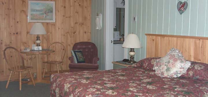 Photo of Alyssa's Motel on Thomas Pond