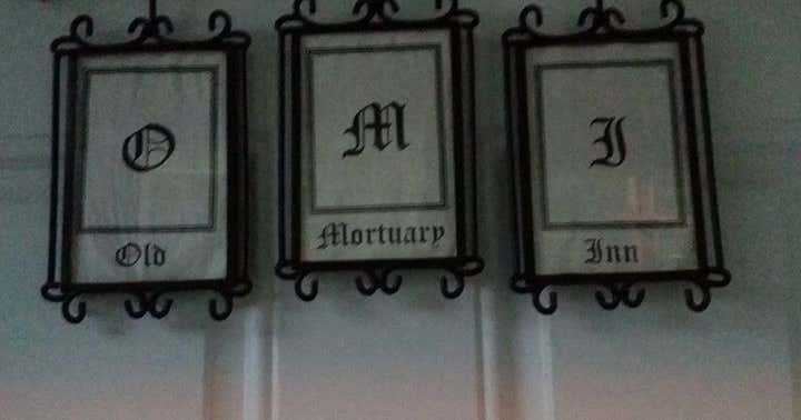 Julia Mansion, Bed & Breakfast At The Old Mortuary, Dunsmuir