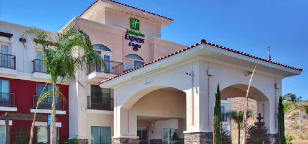 Photo of Holiday Inn Express & Suites Lake Elsinore