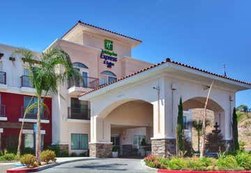 Photo of Holiday Inn Express Hotel & Suites Lake Elsinore