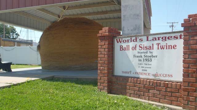 World S Largest Ball Of Twine Built By A Community Cawker City Ks Roadtrippers