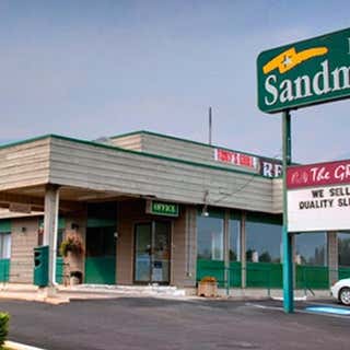 Blue River Sandman Inn Hotel