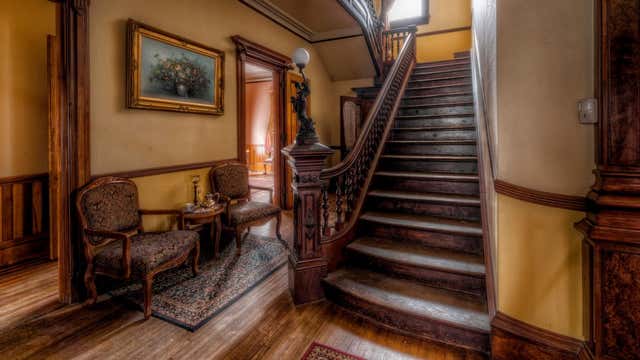 S K Pierce Victorian Mansion Gardner Ma Roadtrippers