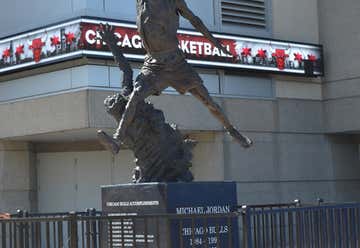 Photo of Michael Jordan Statue