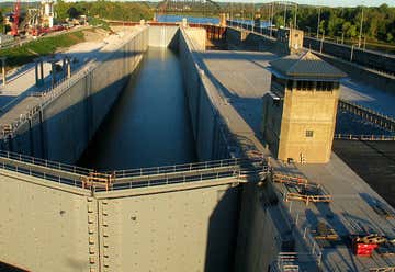 Photo of McAlpine Locks and Dam