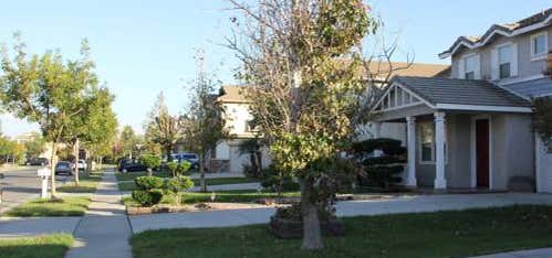 Photo of Los Angeles Family Villa Victoria Gardens Apartments