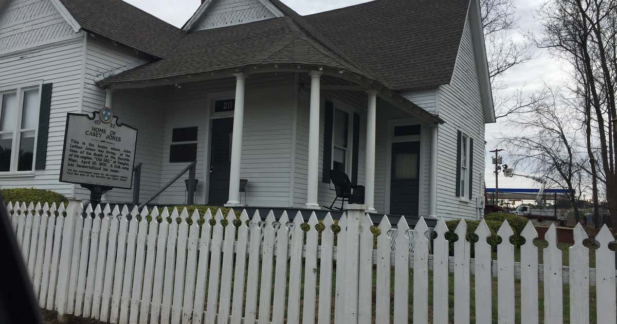 Casey Jones Village, Jackson Roadtrippers