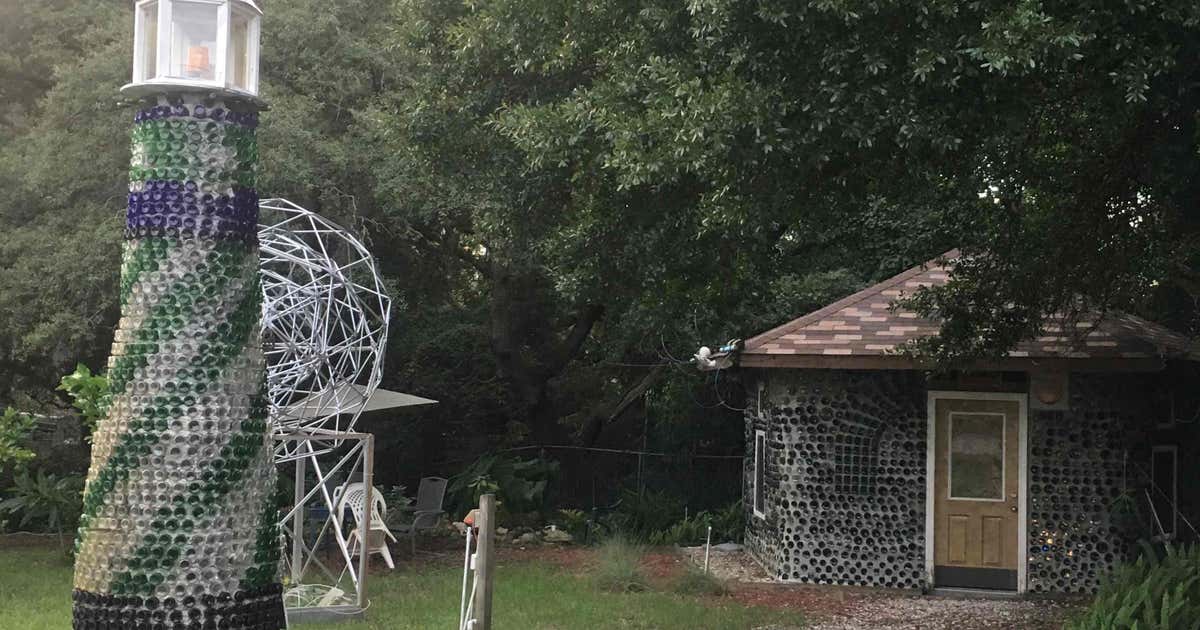 Carrabelle Bottle House, Carrabelle Roadtrippers