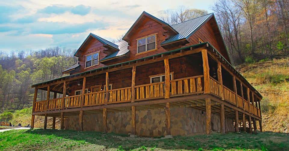 Almost Heaven Cabin Rentals, Chapmanville Roadtrippers