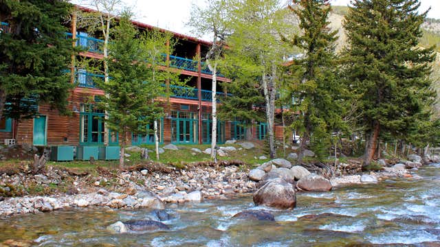Island at Rock Creek – Cabins for Rent Red Lodge Montana