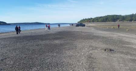Land Bridge to Bar Island, Bar Harbor Roadtrippers
