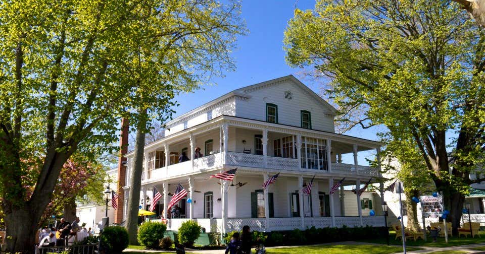 Elaine's Haunted Mansion Restaurant, Cape May Roadtrippers