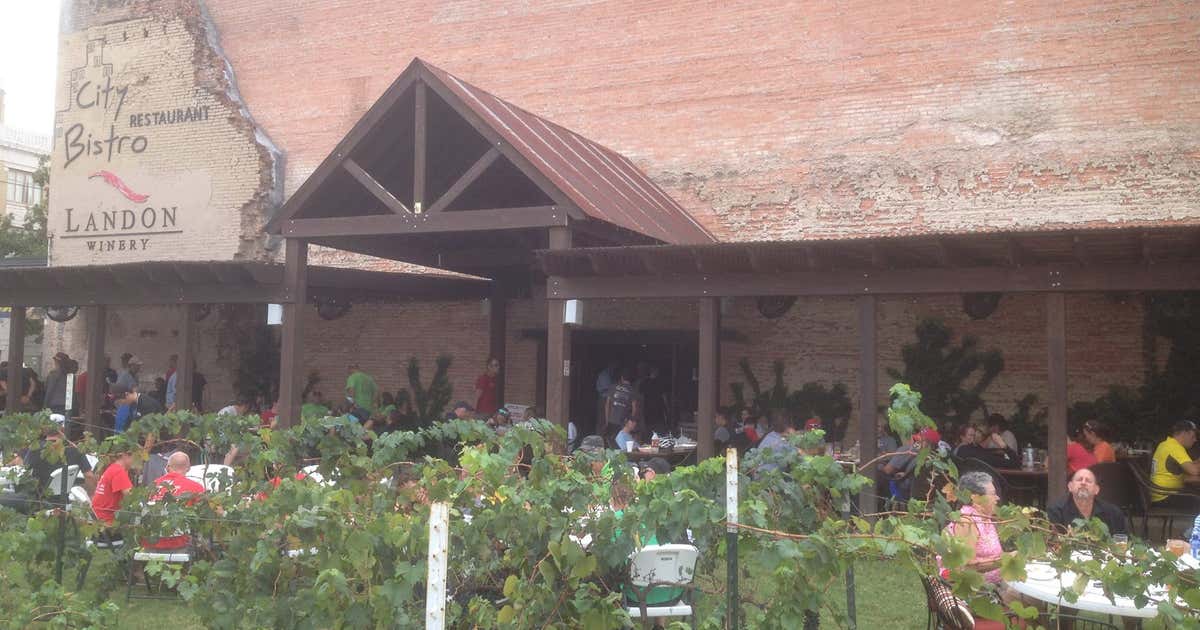 Landon Winery & Bistro, Greenville Roadtrippers