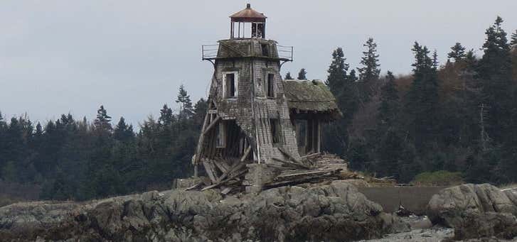 Photo of Grand Harbour Lighthouse (abandoned)