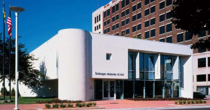 Dubuque Museum of Art, Dubuque Roadtrippers