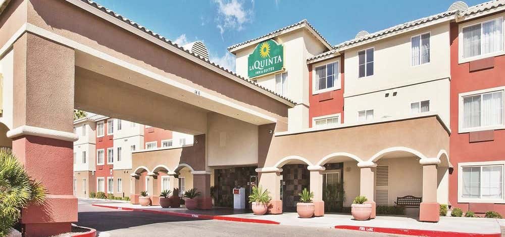 Photo of La Quinta Inn & Suites by Wyndham Las Vegas Red Rock