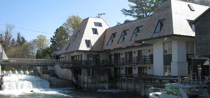 Photo of Falling Waters Lodge