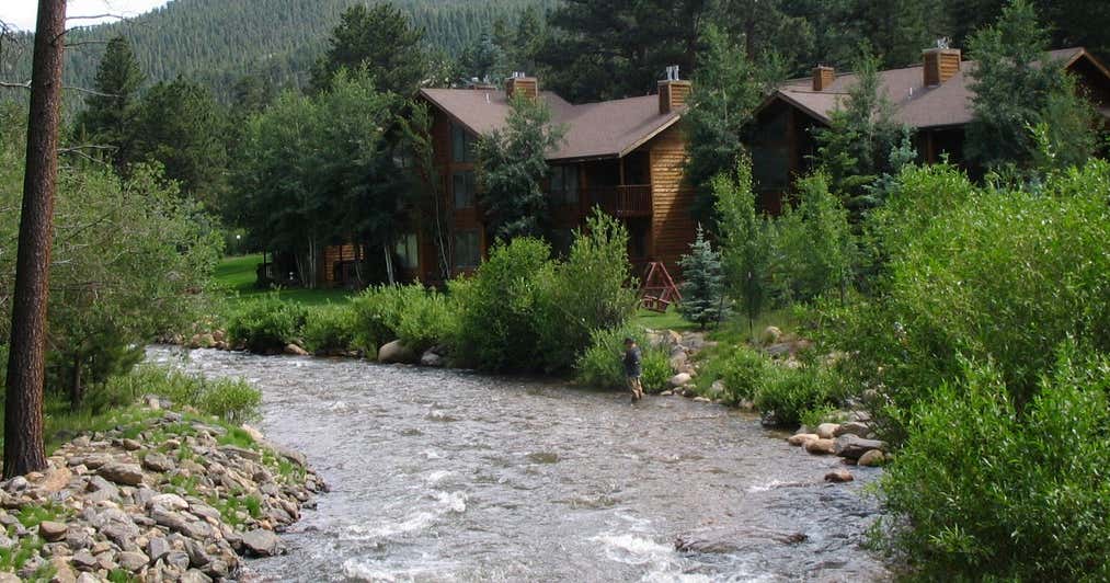 Tiny Town Cabins, Estes Park Roadtrippers