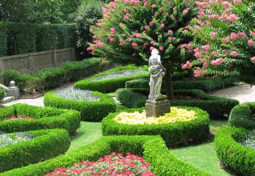 Photo of Elizabethan Gardens