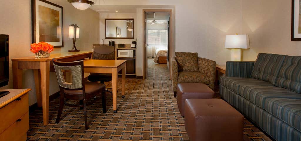 Photo of La Quinta Inn & Suites by Wyndham Milwaukee Delafield