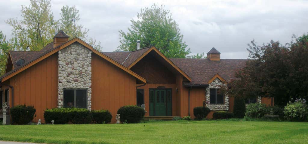 Photo of Adams Street Country Lodge