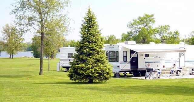 Lakeshore RV Resort & Campground, Oelwein Roadtrippers