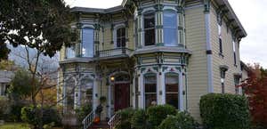 McCall House Bed & Breakfast