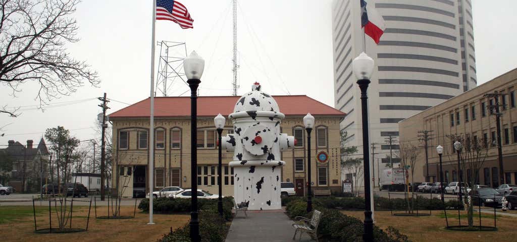 Photo of World's (Former) Largest Fire Hydrant