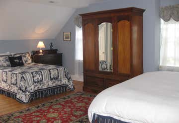 Photo of Farnam Guest House