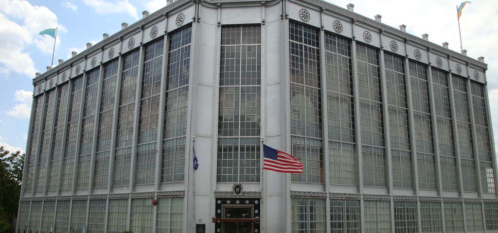Photo of Higgins Armory Museum