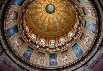 Photo of Michigan State Capitol