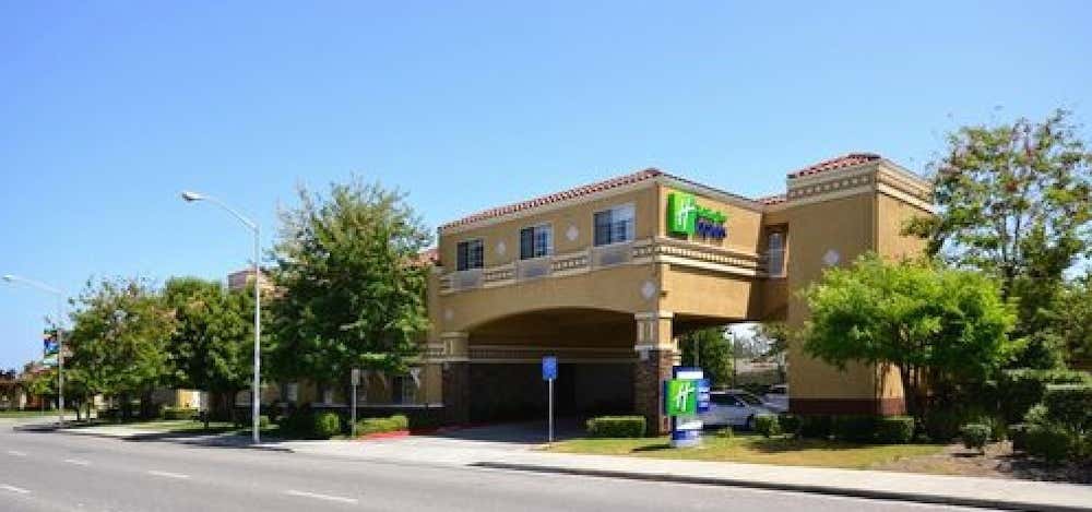 Photo of Holiday Inn Express & Suites Santa Clara
