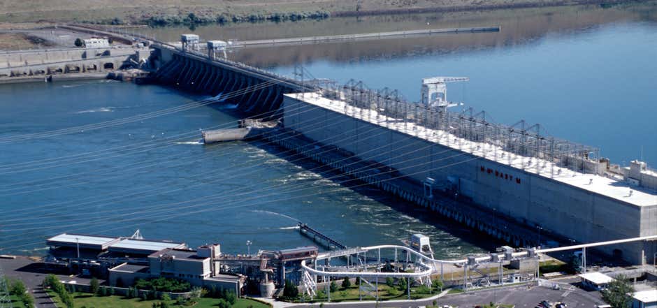 Photo of McNary Lock and Dam