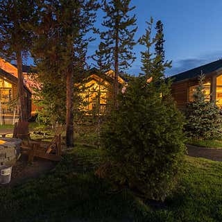 Explorer Cabins At Yellowstone