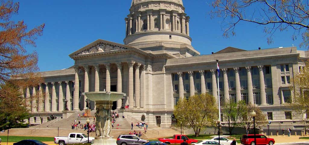 Photo of Missouri State Capitol Building