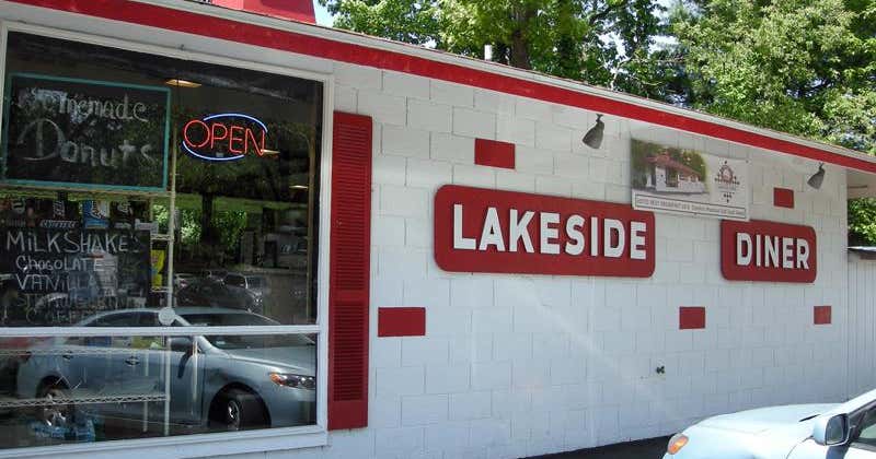 Lakeside Diner, Stamford Roadtrippers