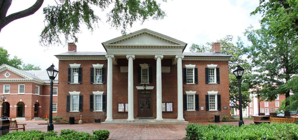 Photo of Albemarle County Courthouse