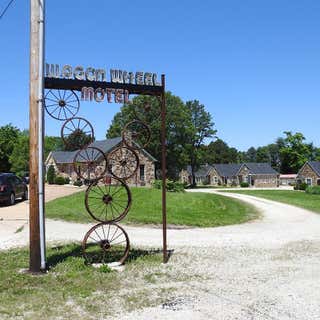Wagon Wheel Motel