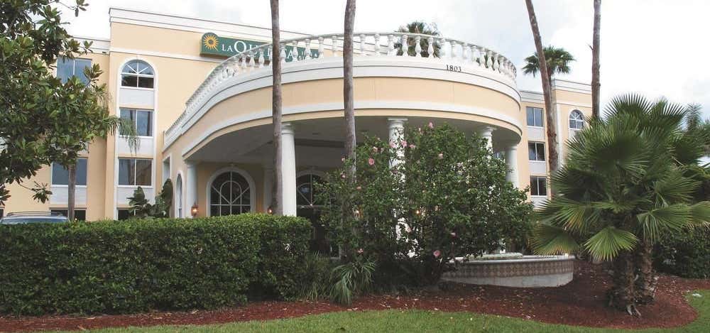 Photo of La Quinta Inn & Suites by Wyndham Sarasota Downtown