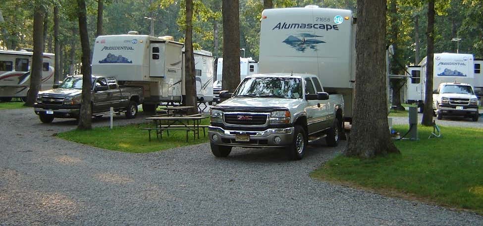 Escape to the Woods: Your Guide to Whittington Woods Campground in Illinois