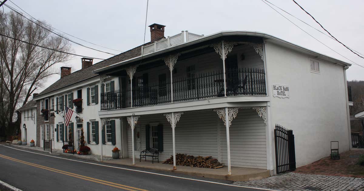 Black Bass Hotel, New Hope Roadtrippers