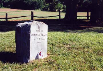 Photo of Grave to the Arm of Stonewall Jackson