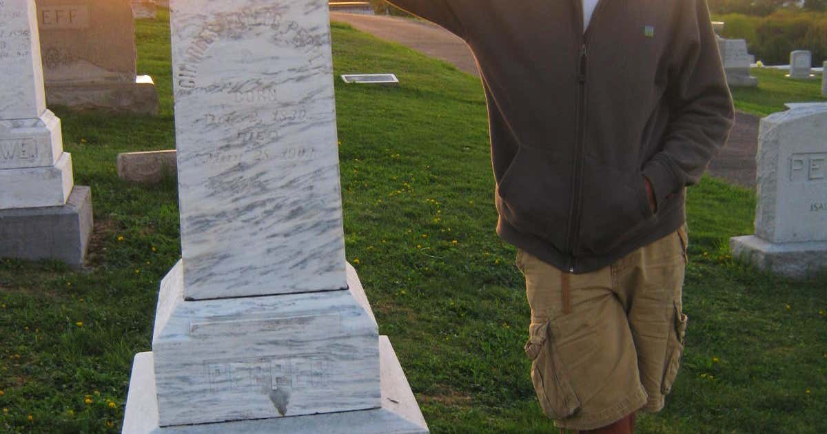 Grave of Dr. Pepper, Rural Retreat Roadtrippers