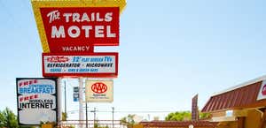 National 9 Trails Motel