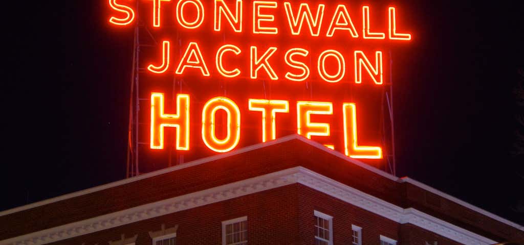 Photo of Stwall Jackson Hotel
